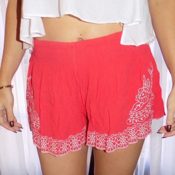 Embroidered Shorts - Picture 2 of 3